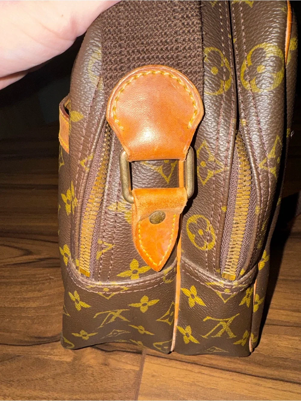 Louis Vuitton GM Reporter Bag